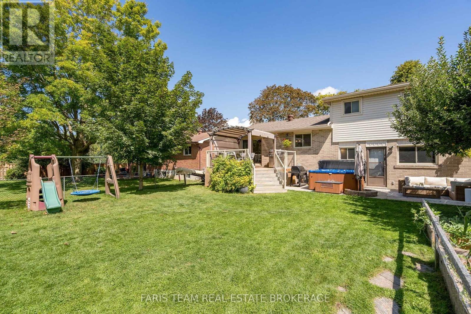 42 Briar Road, Barrie, Ontario  L4N 3M4 - Photo 31 - S13703276
