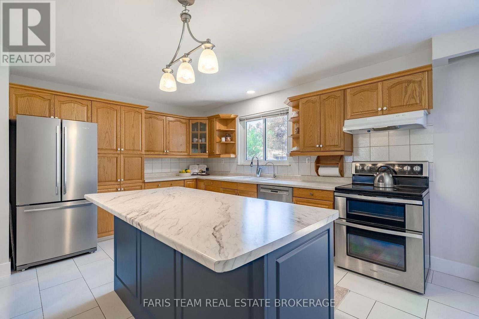 42 Briar Road, Barrie, Ontario  L4N 3M4 - Photo 4 - S13703276
