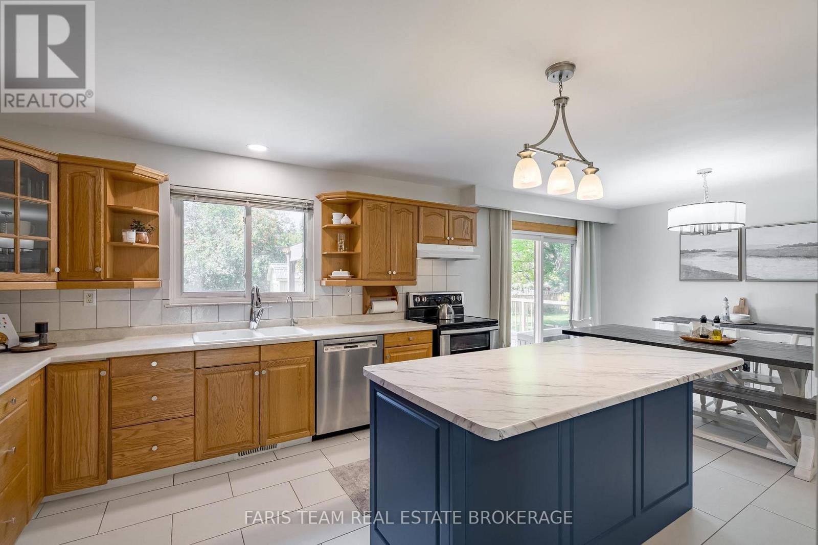 42 Briar Road, Barrie, Ontario  L4N 3M4 - Photo 5 - S13703276