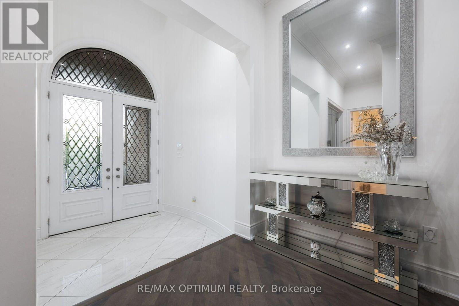 37 Elbern Markell Drive, Brampton, Ontario  L6X 2X6 - Photo 4 - W13703318
