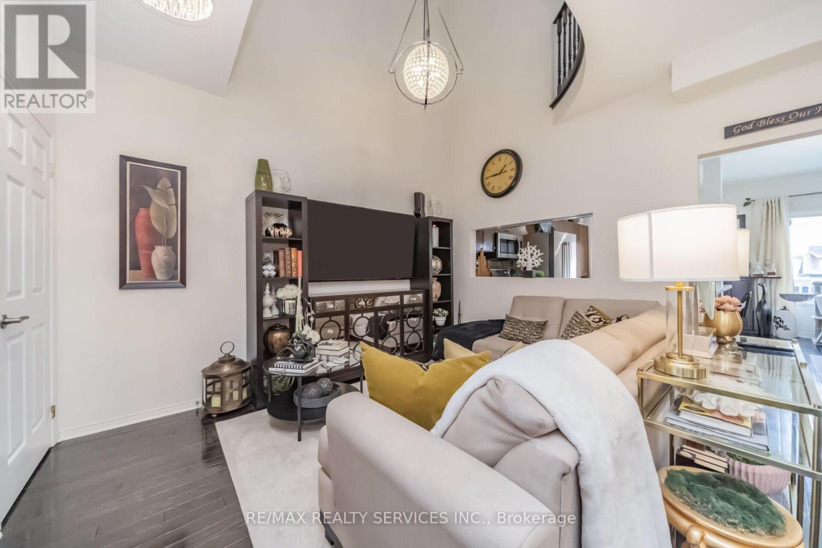 70 Checkerberry Crescent, Brampton, Ontario  L6R 3P8 - Photo 10 - W13703322