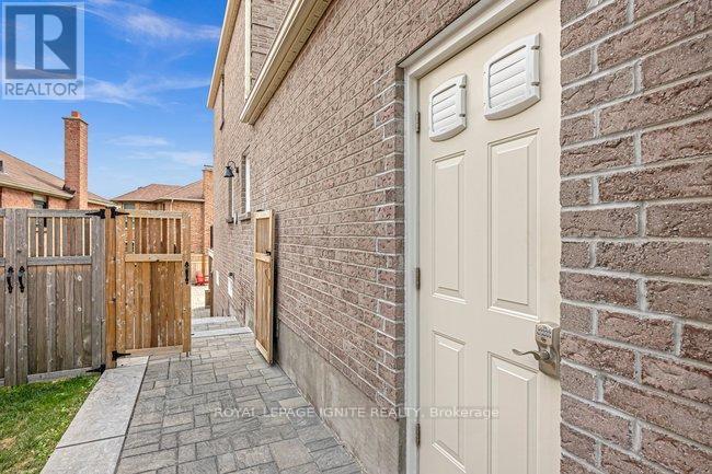 1003 Maury Crescent, Pickering, Ontario  L1X 1P6 - Photo 42 - E13579140