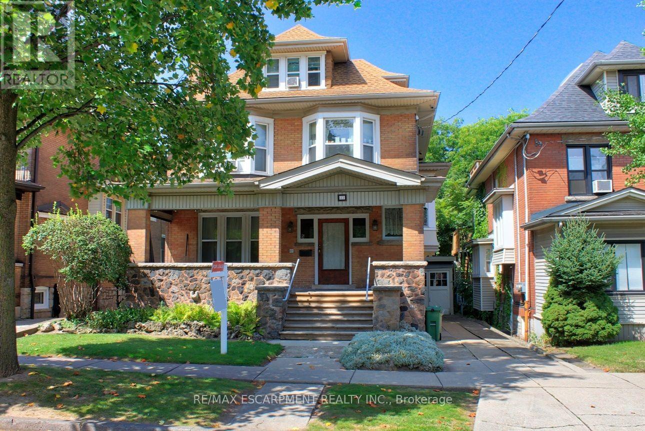 22 BLAKE STREET, Hamilton, Ontario