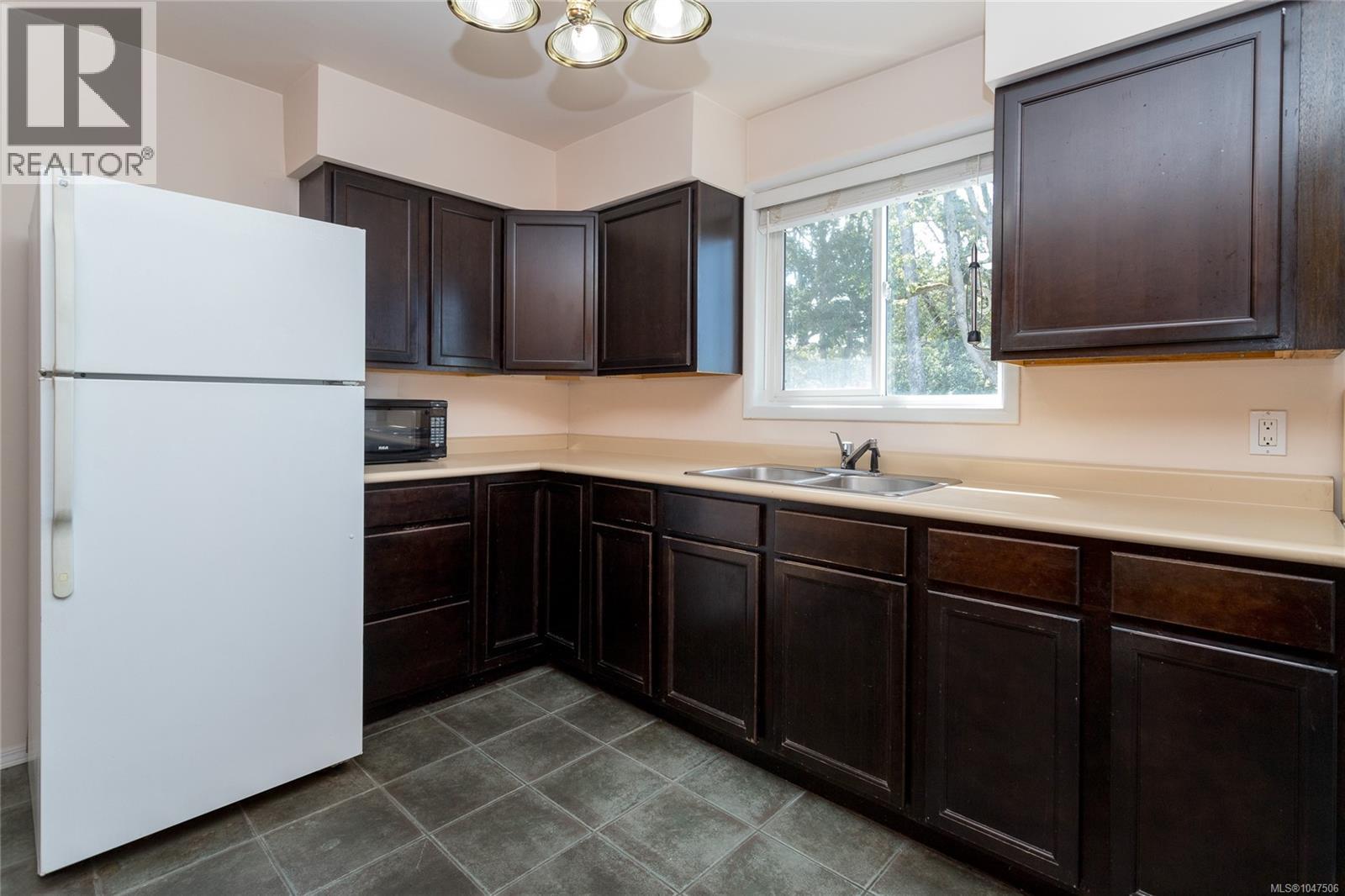 941 Mckenzie Ave, Saanich, British Columbia  V8X 3G8 - Photo 11 - 1047506