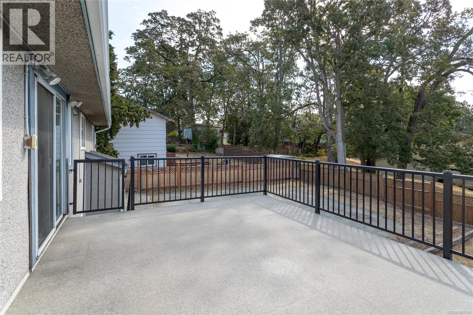 941 Mckenzie Ave, Saanich, British Columbia  V8X 3G8 - Photo 34 - 1047506