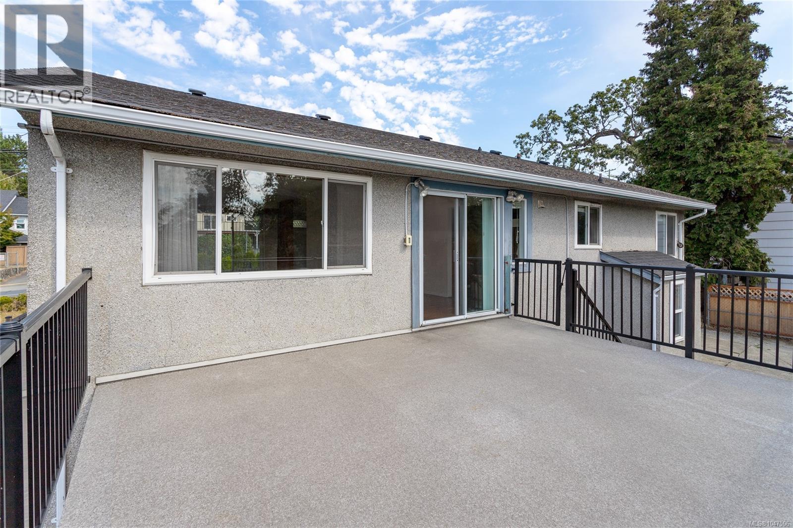 941 Mckenzie Ave, Saanich, British Columbia  V8X 3G8 - Photo 35 - 1047506