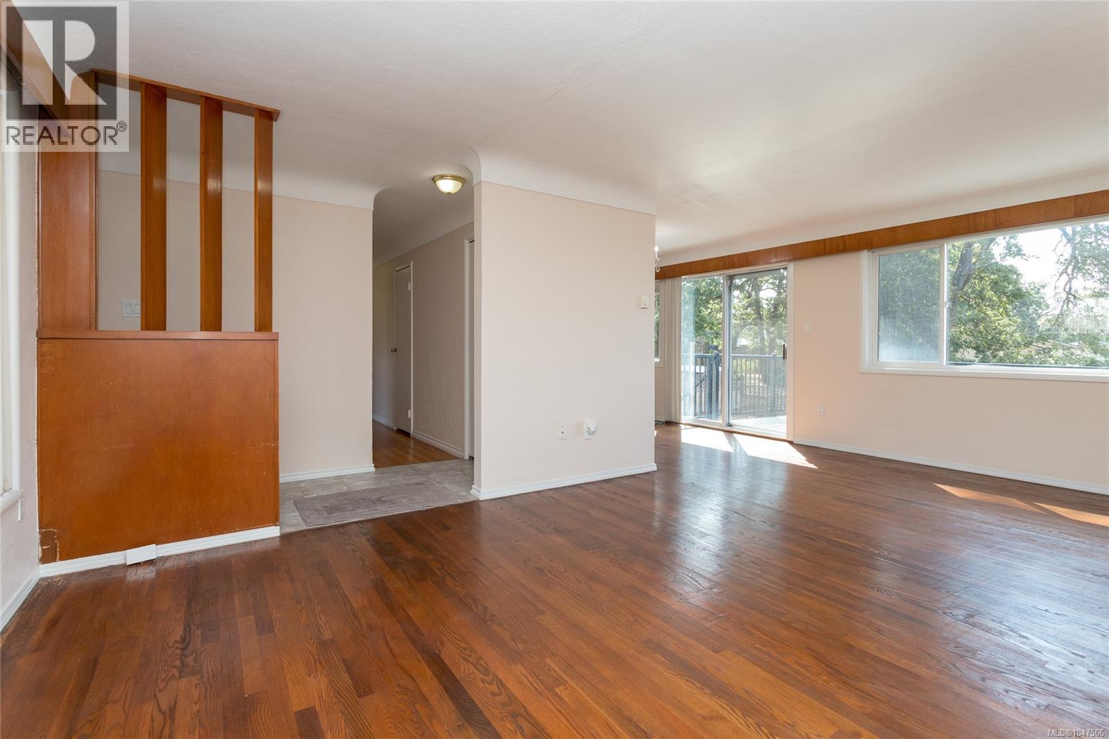 941 Mckenzie Ave, Saanich, British Columbia  V8X 3G8 - Photo 5 - 1047506