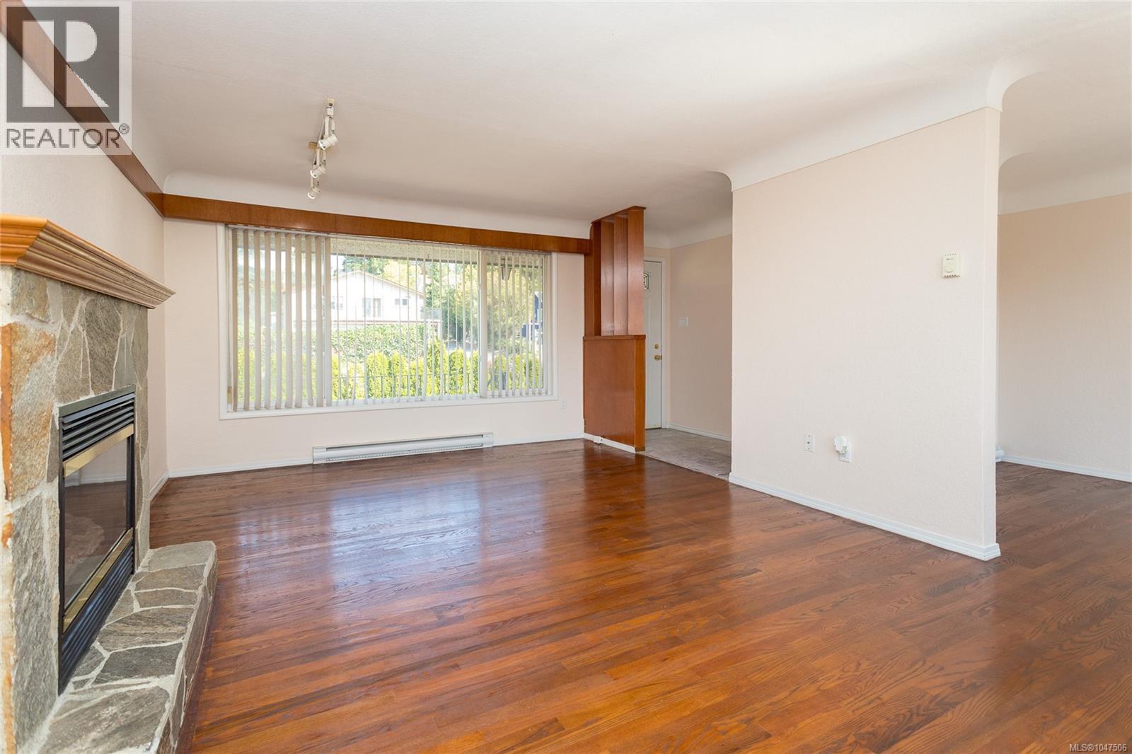 941 Mckenzie Ave, Saanich, British Columbia  V8X 3G8 - Photo 6 - 1047506