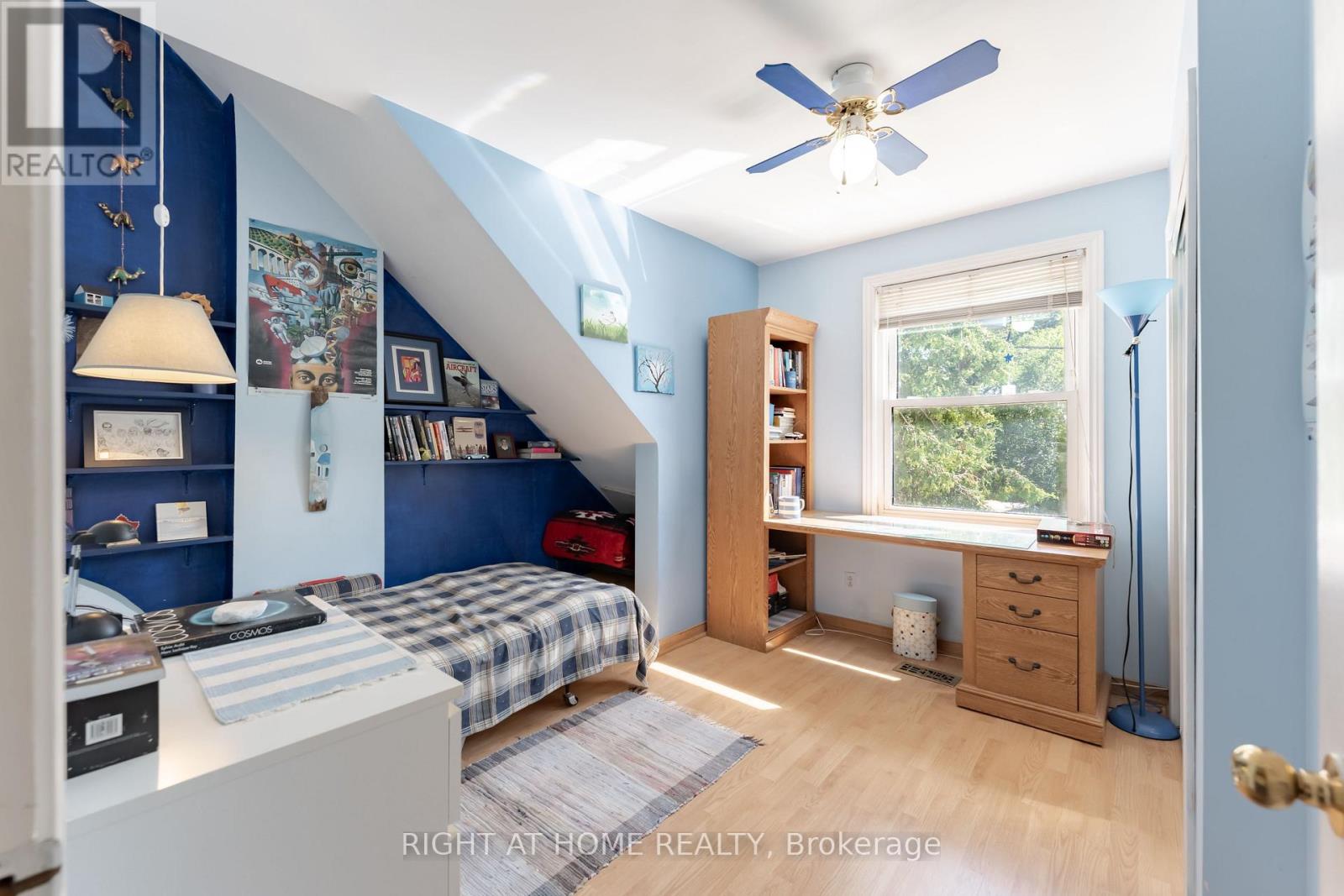 30 Allister Avenue, Toronto, Ontario  M1M 3K9 - Photo 15 - E13563626