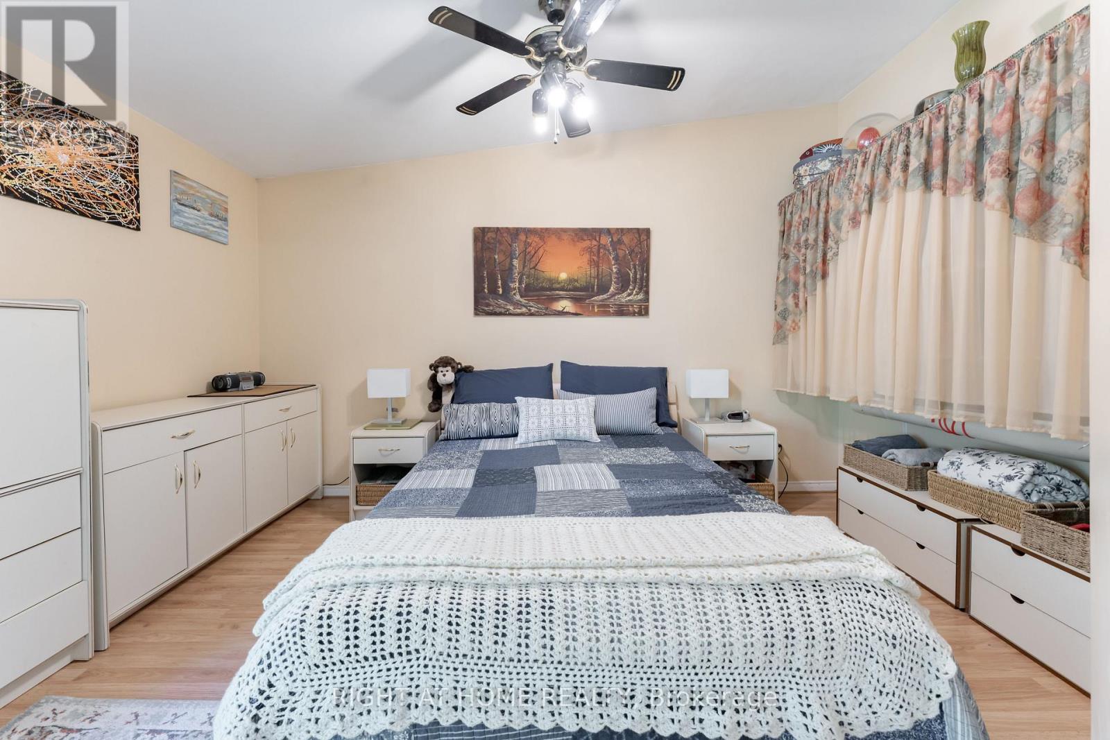 30 Allister Avenue, Toronto, Ontario  M1M 3K9 - Photo 18 - E13563626