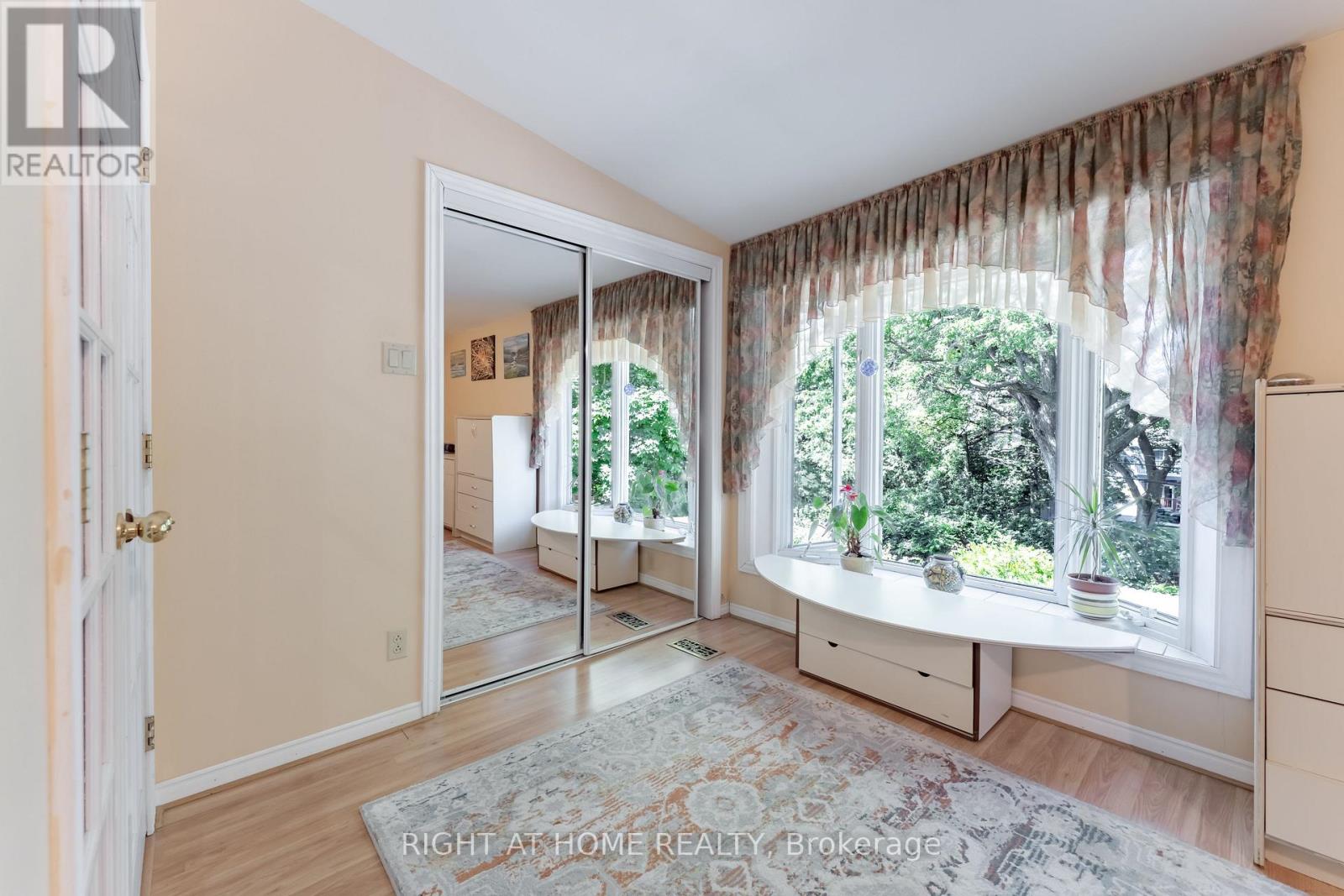 30 Allister Avenue, Toronto, Ontario  M1M 3K9 - Photo 19 - E13563626