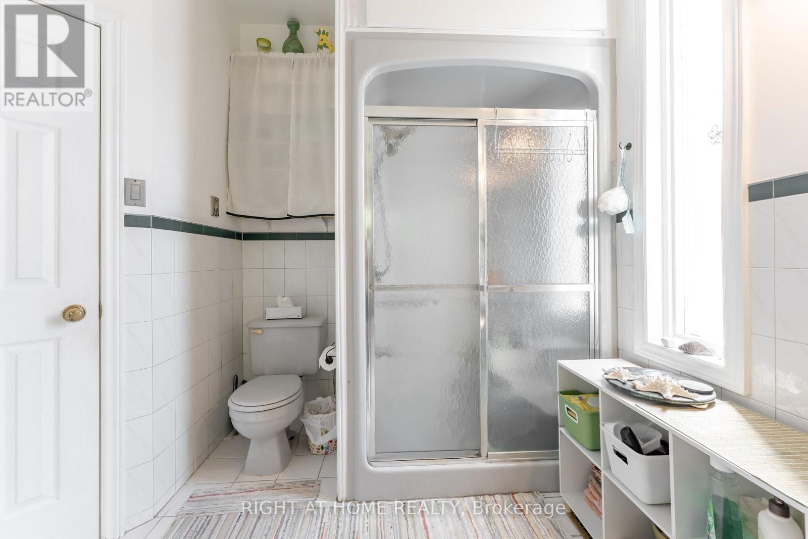 30 Allister Avenue, Toronto, Ontario  M1M 3K9 - Photo 22 - E13563626