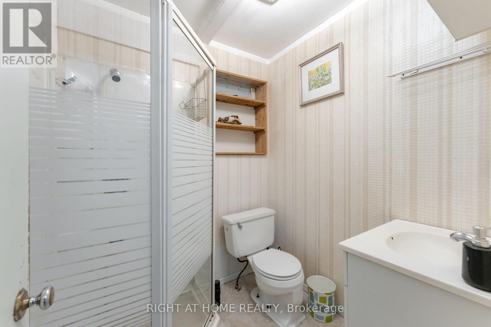 30 Allister Avenue, Toronto, Ontario  M1M 3K9 - Photo 29 - E13563626