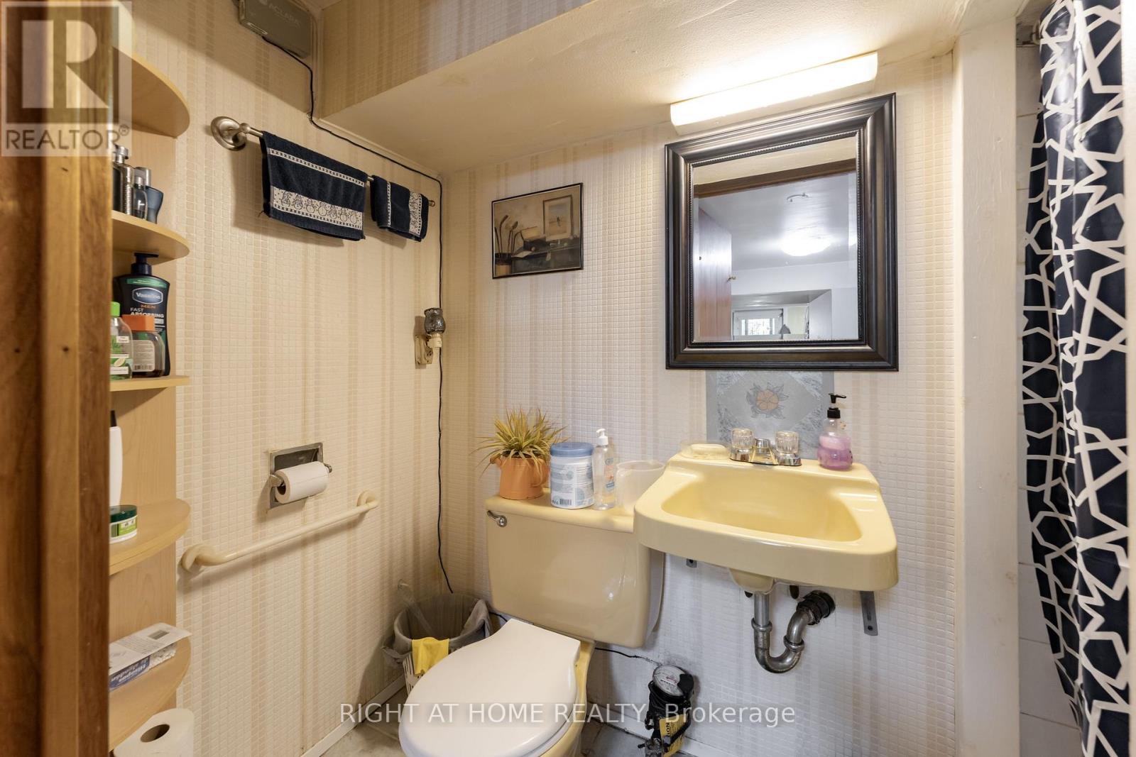 30 Allister Avenue, Toronto, Ontario  M1M 3K9 - Photo 38 - E13563626