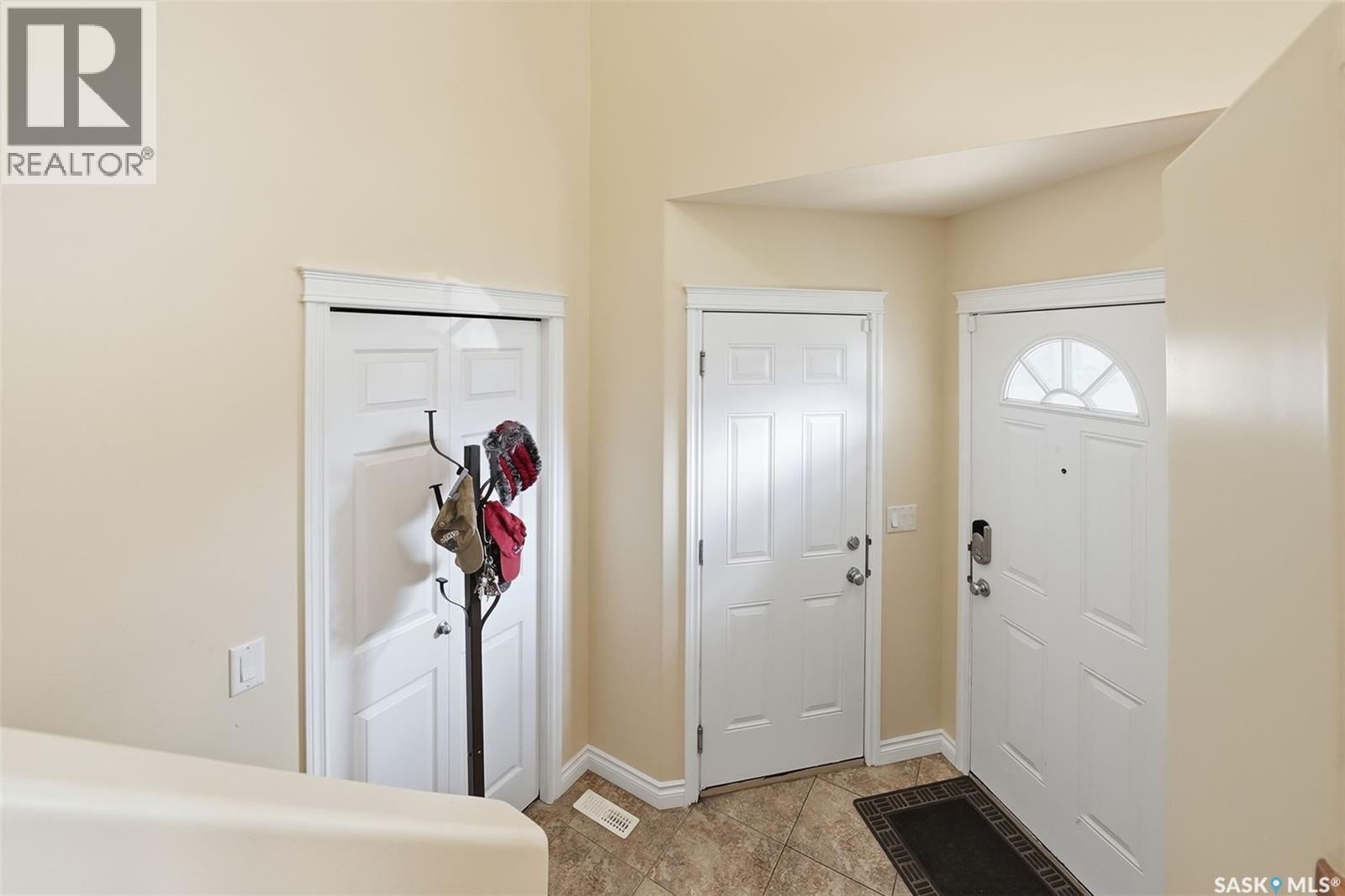 110 Bennion Crescent, Saskatoon, Saskatchewan  S7W 0H1 - Photo 5 - SK046366