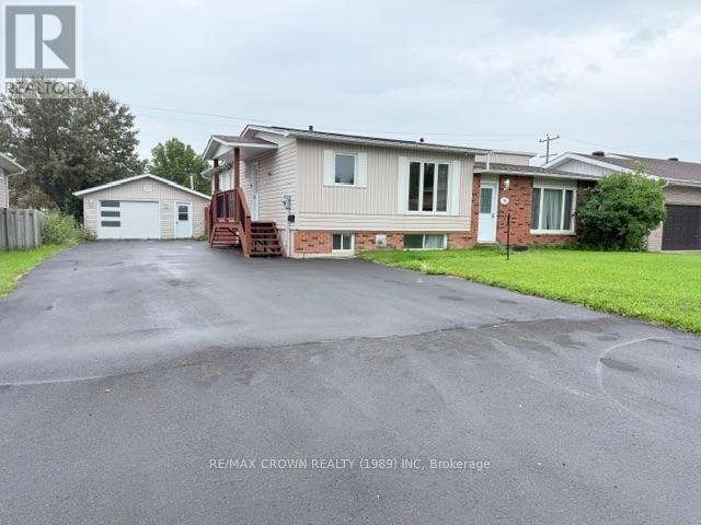 16 MATEEV AVENUE, Kapuskasing, Ontario