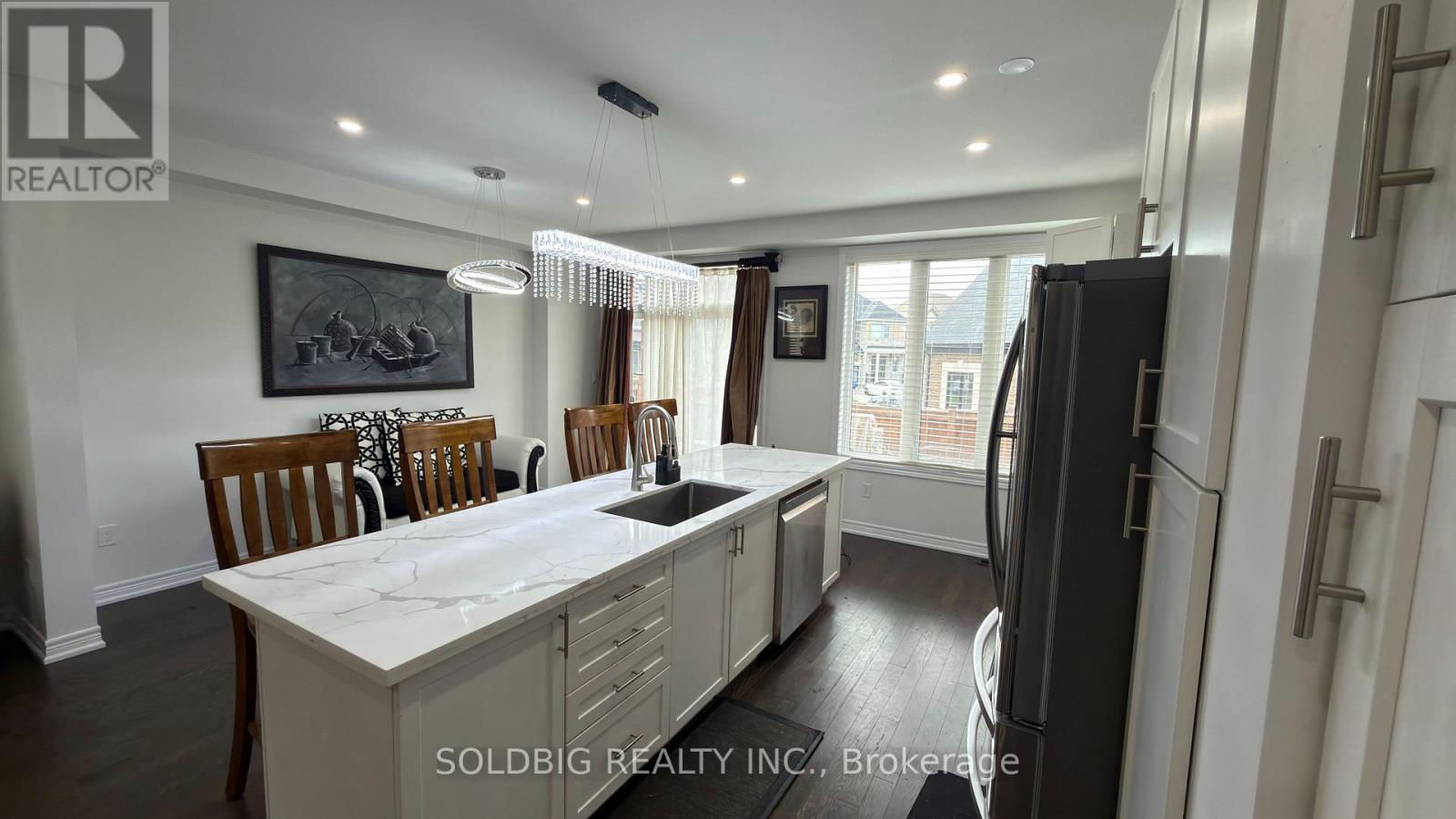 1265 Chee Chee Landing, Milton, Ontario L9E 1L2 - Photo 3 - W13702338