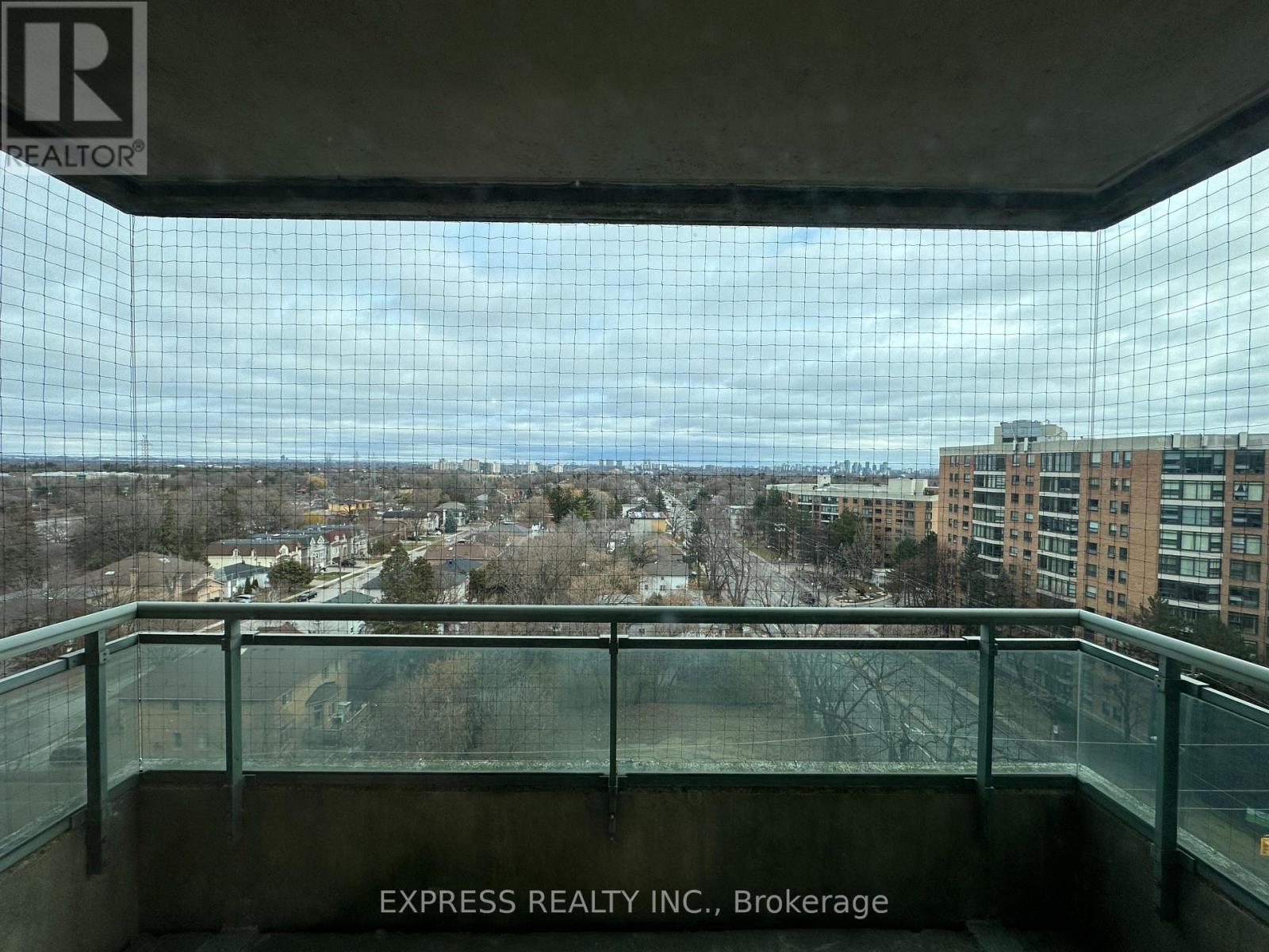 Lph12 - 39 Pemberton Avenue, Toronto, Ontario M2M 4L6 - Photo 10 - C13703386