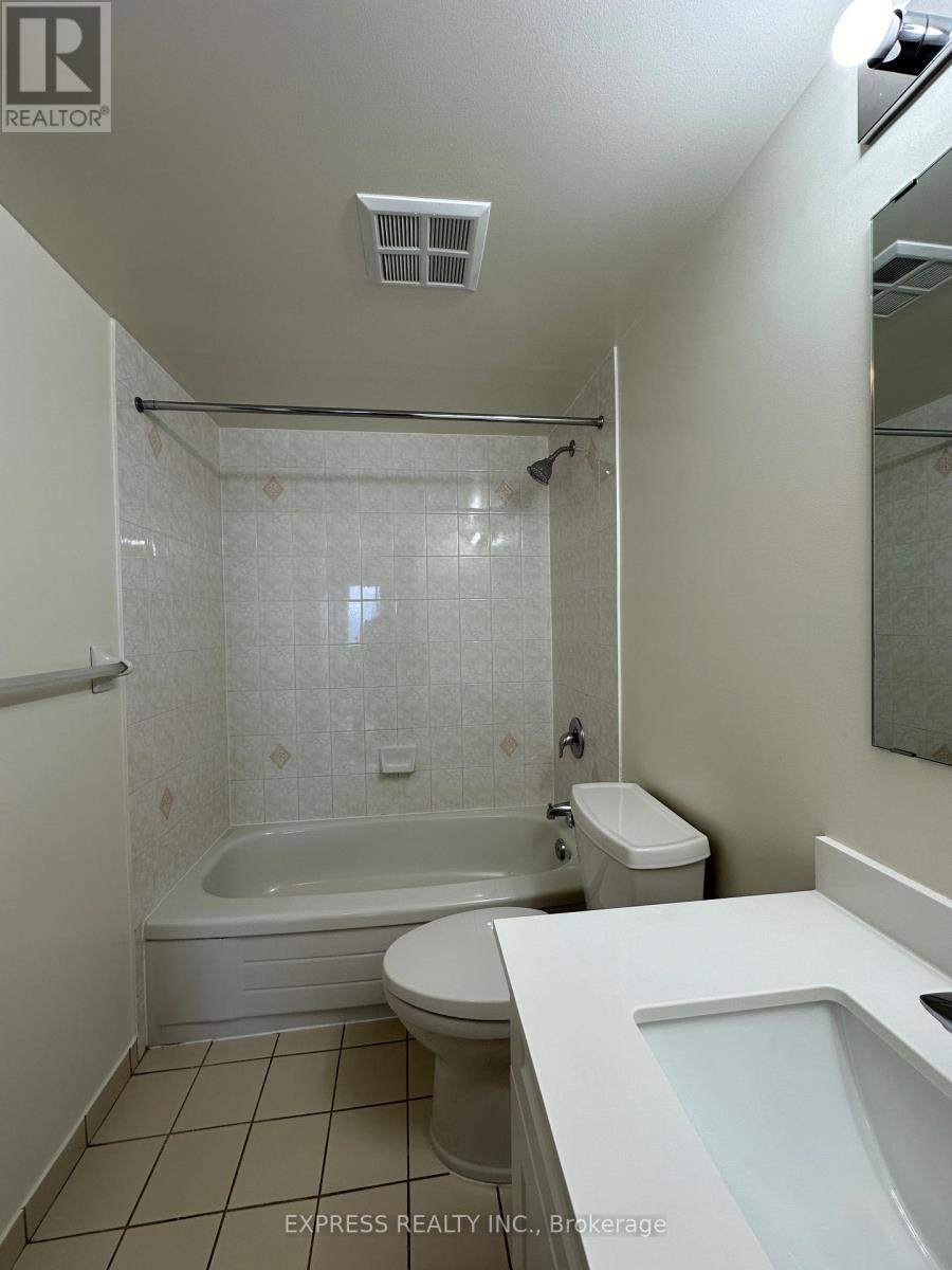 Lph12 - 39 Pemberton Avenue, Toronto, Ontario M2M 4L6 - Photo 8 - C13703386