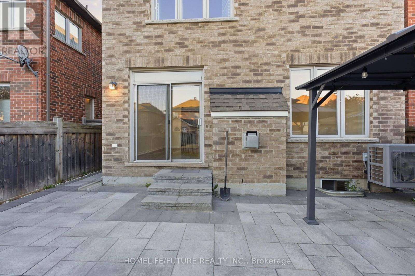 7 Beverton Crescent, Ajax, Ontario L1T 0L8 - Photo 12 - E13703378