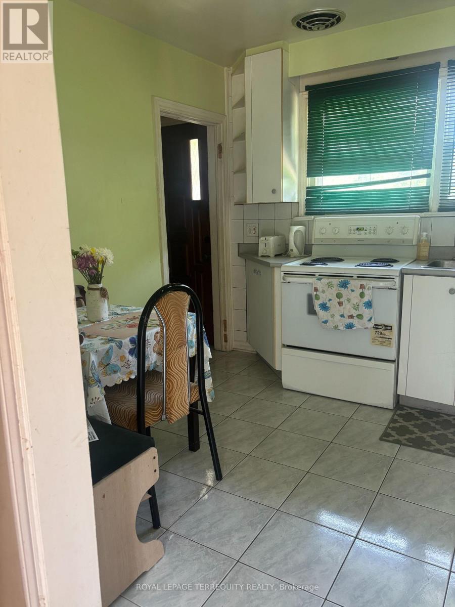73 Aragon Avenue, Toronto, Ontario M1T 1Y1 - Photo 9 - E13703396