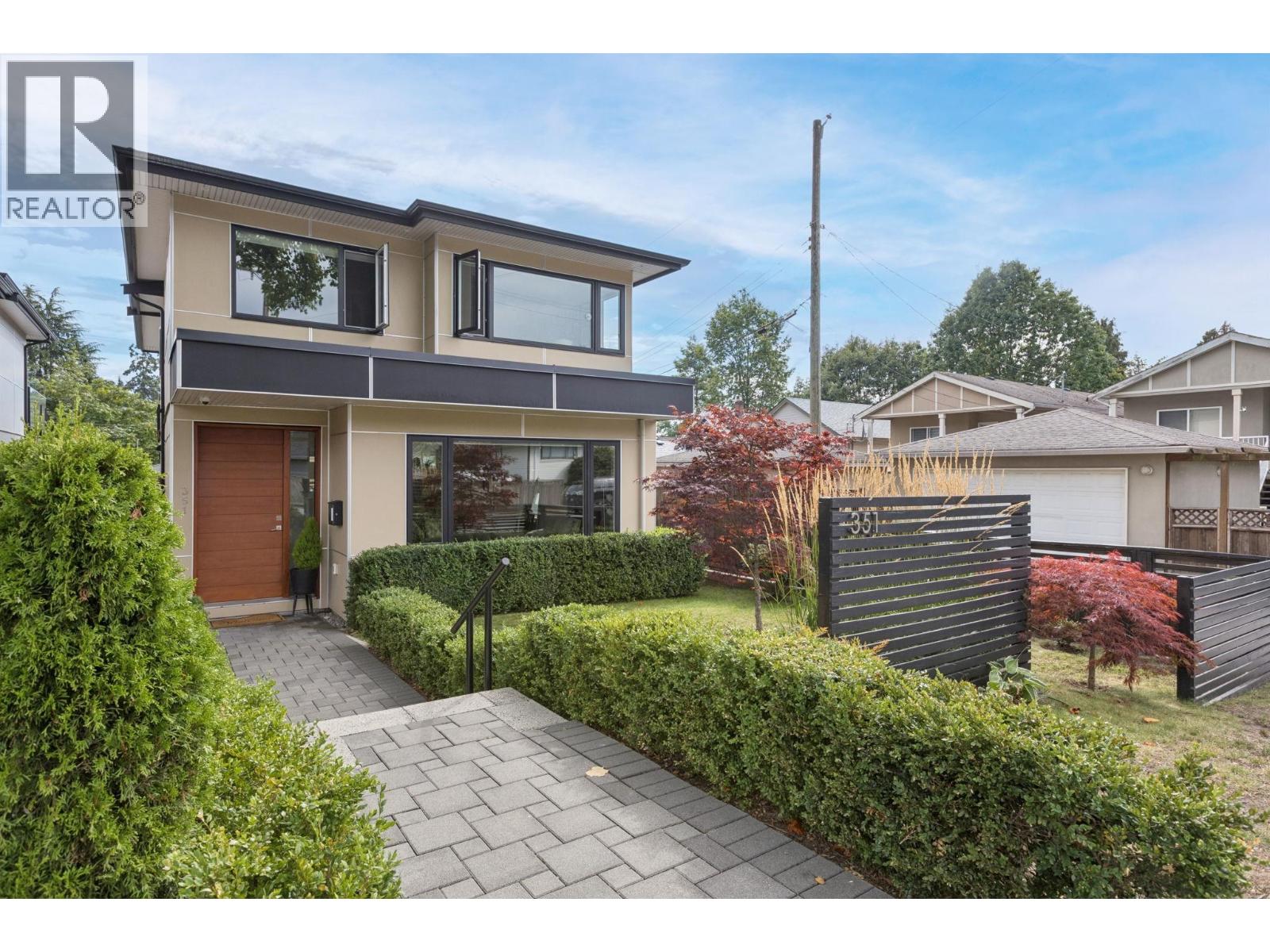 351 W 21st Street, North Vancouver, British Columbia  V7M 1Z6 - Photo 2 - R3157703