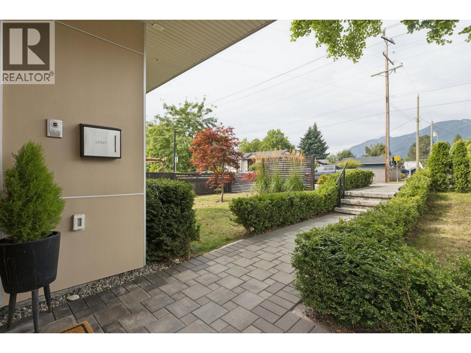 351 W 21st Street, North Vancouver, British Columbia  V7M 1Z6 - Photo 3 - R3157703