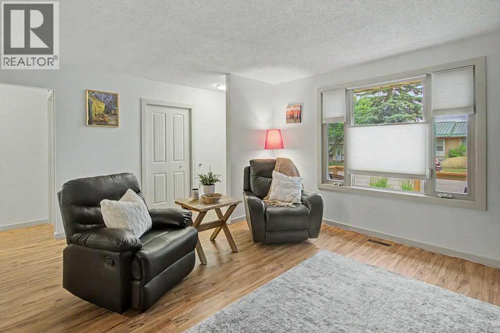 198 Bow Green Crescent NW, Calgary, Alberta  T3B 4R8 - Photo 16 - A2338294