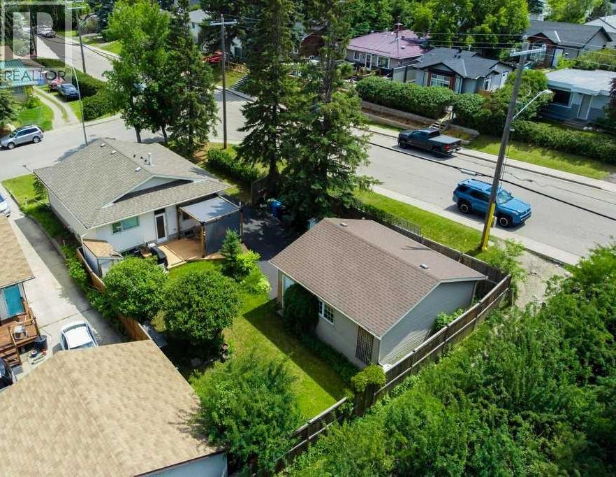 198 Bow Green Crescent NW, Calgary, Alberta  T3B 4R8 - Photo 3 - A2338294