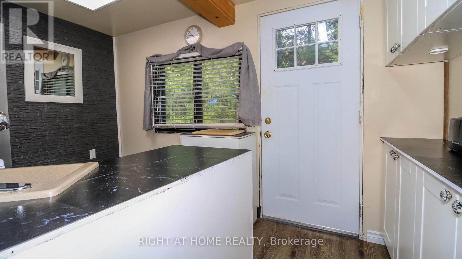 300 Albin Road, Tay, Ontario  L0K 2C0 - Photo 13 - S13703364