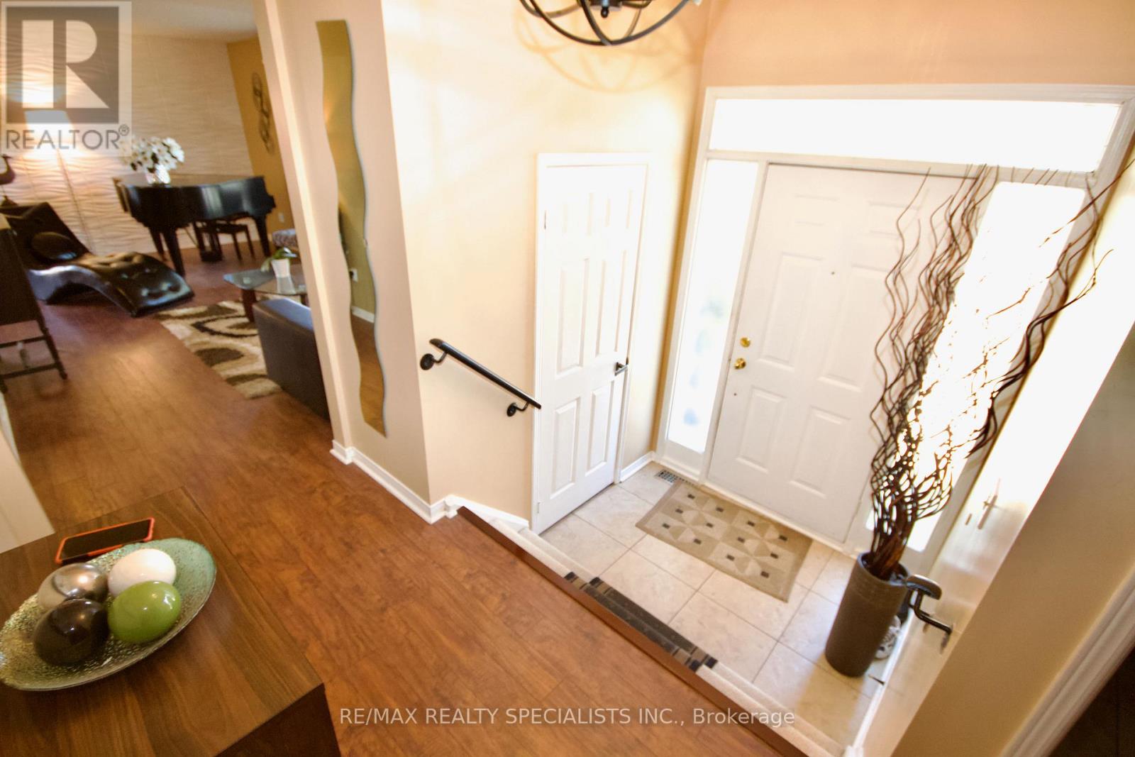 (Short Term) - 3157 Shadetree Drive, Mississauga, Ontario L5N 6P3 - Photo 6 - W13703354