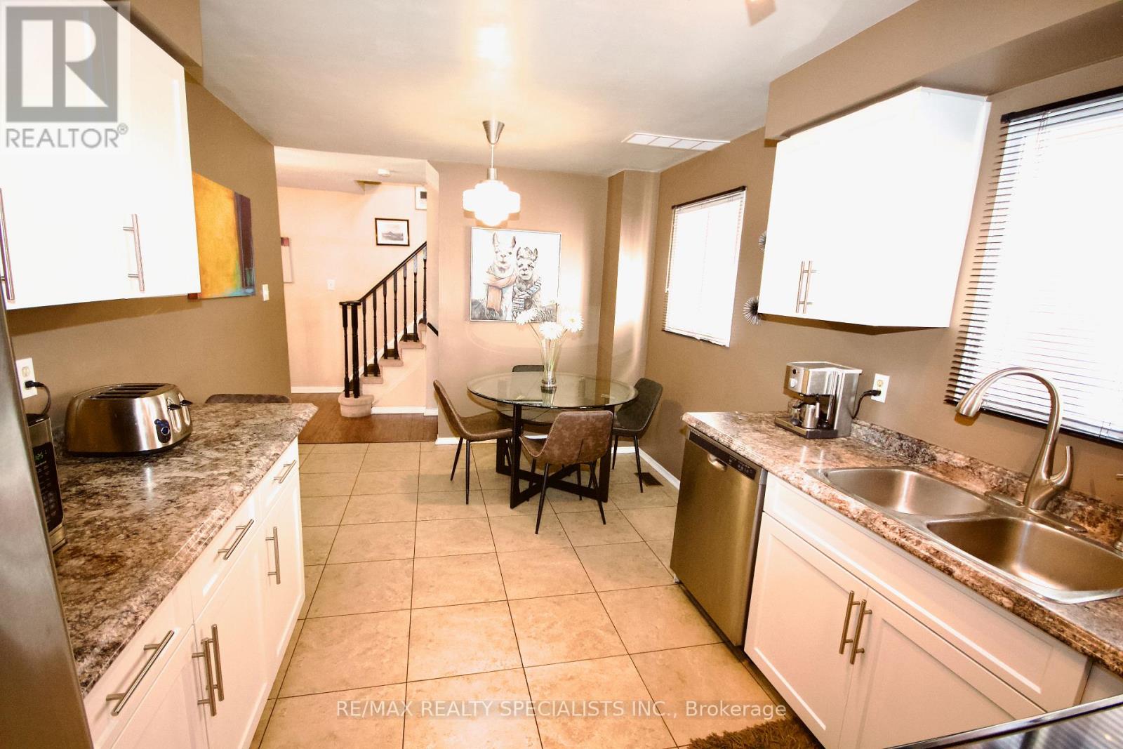 (Short Term) - 3157 Shadetree Drive, Mississauga, Ontario L5N 6P3 - Photo 8 - W13703354