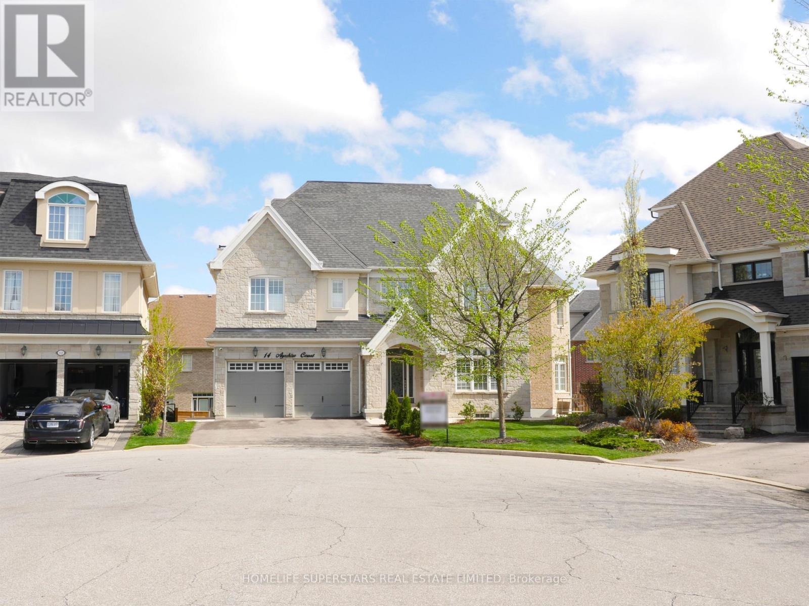 14 Ayrshire Court, Brampton, Ontario  L6Z 0G6 - Photo 2 - W13703368