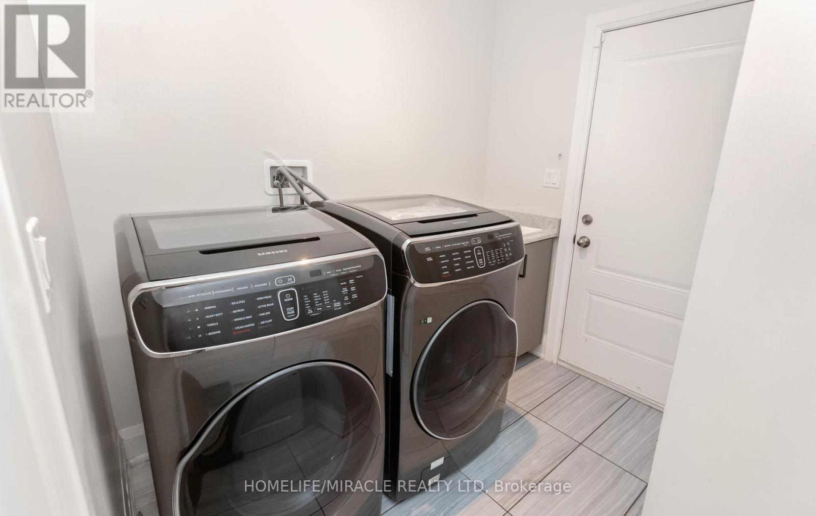 79 Mevira Gardens, Oakville, Ontario  L6H 7C5 - Photo 48 - W13703388