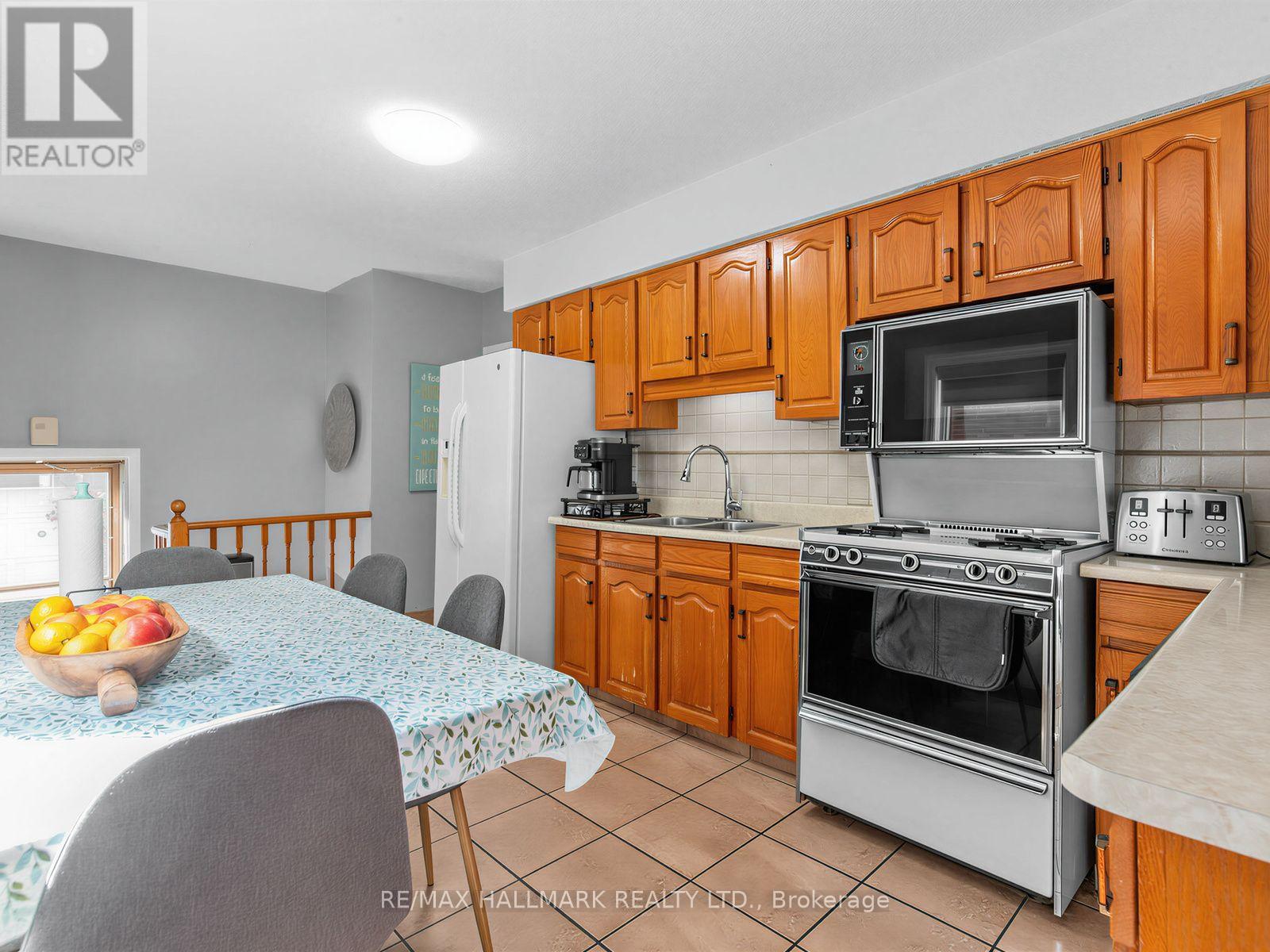 297 Strathmore Boulevard, Toronto, Ontario  M4J 1P9 - Photo 15 - E13691926