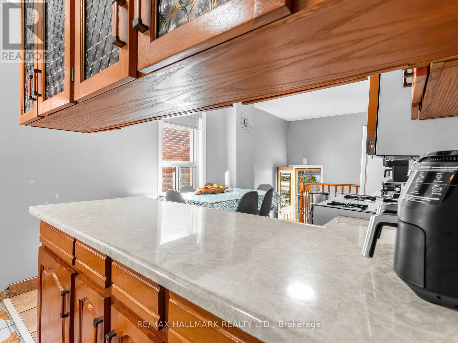 297 Strathmore Boulevard, Toronto, Ontario  M4J 1P9 - Photo 13 - E13691926