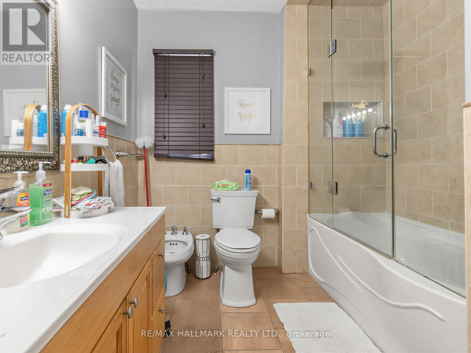 297 Strathmore Boulevard, Toronto, Ontario  M4J 1P9 - Photo 21 - E13691926
