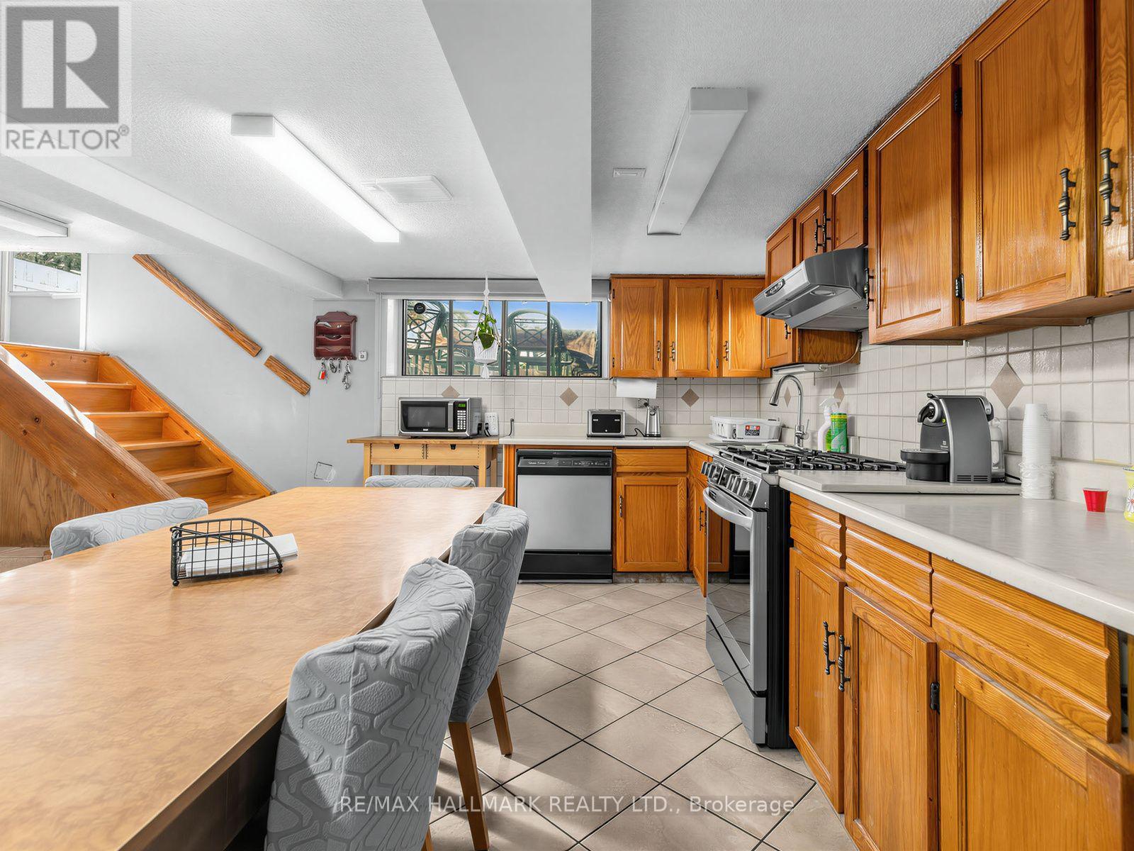 297 Strathmore Boulevard, Toronto, Ontario  M4J 1P9 - Photo 27 - E13691926