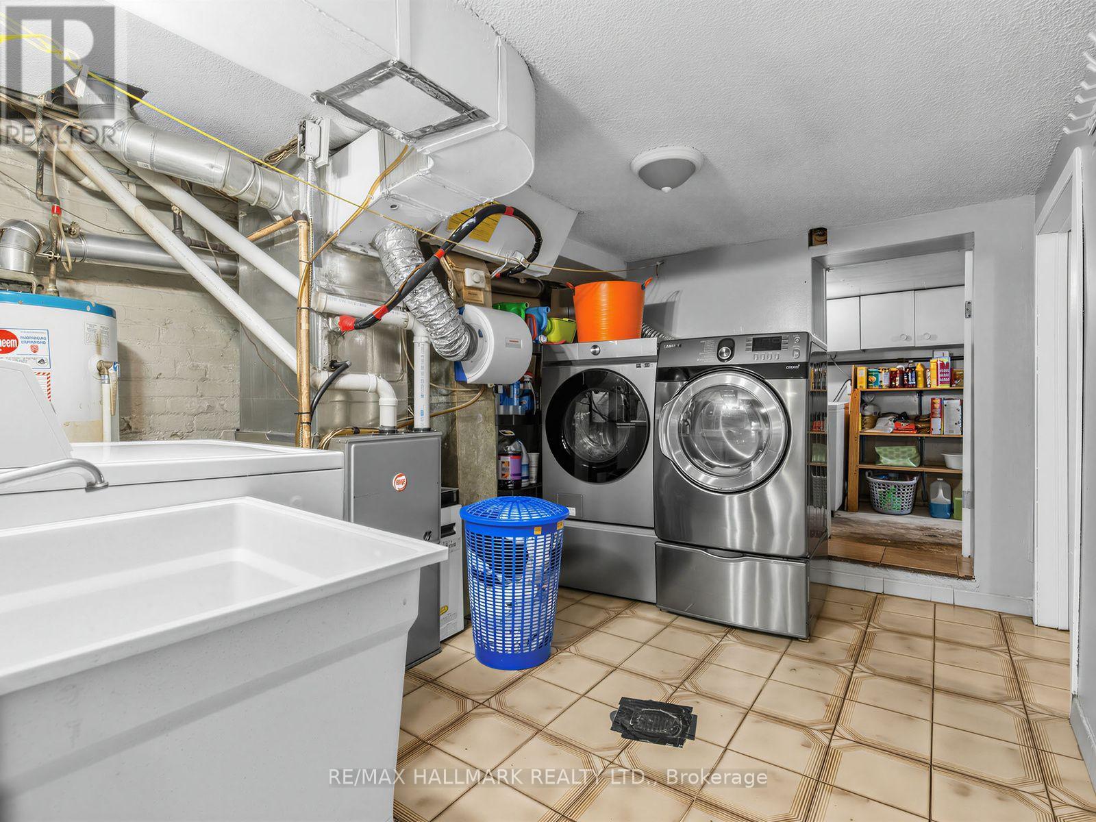 297 Strathmore Boulevard, Toronto, Ontario  M4J 1P9 - Photo 32 - E13691926