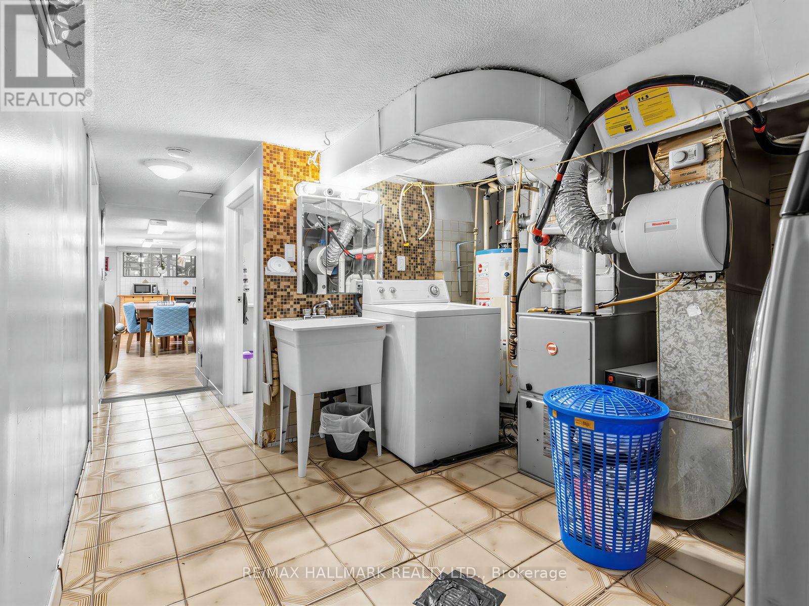 297 Strathmore Boulevard, Toronto, Ontario  M4J 1P9 - Photo 33 - E13691926