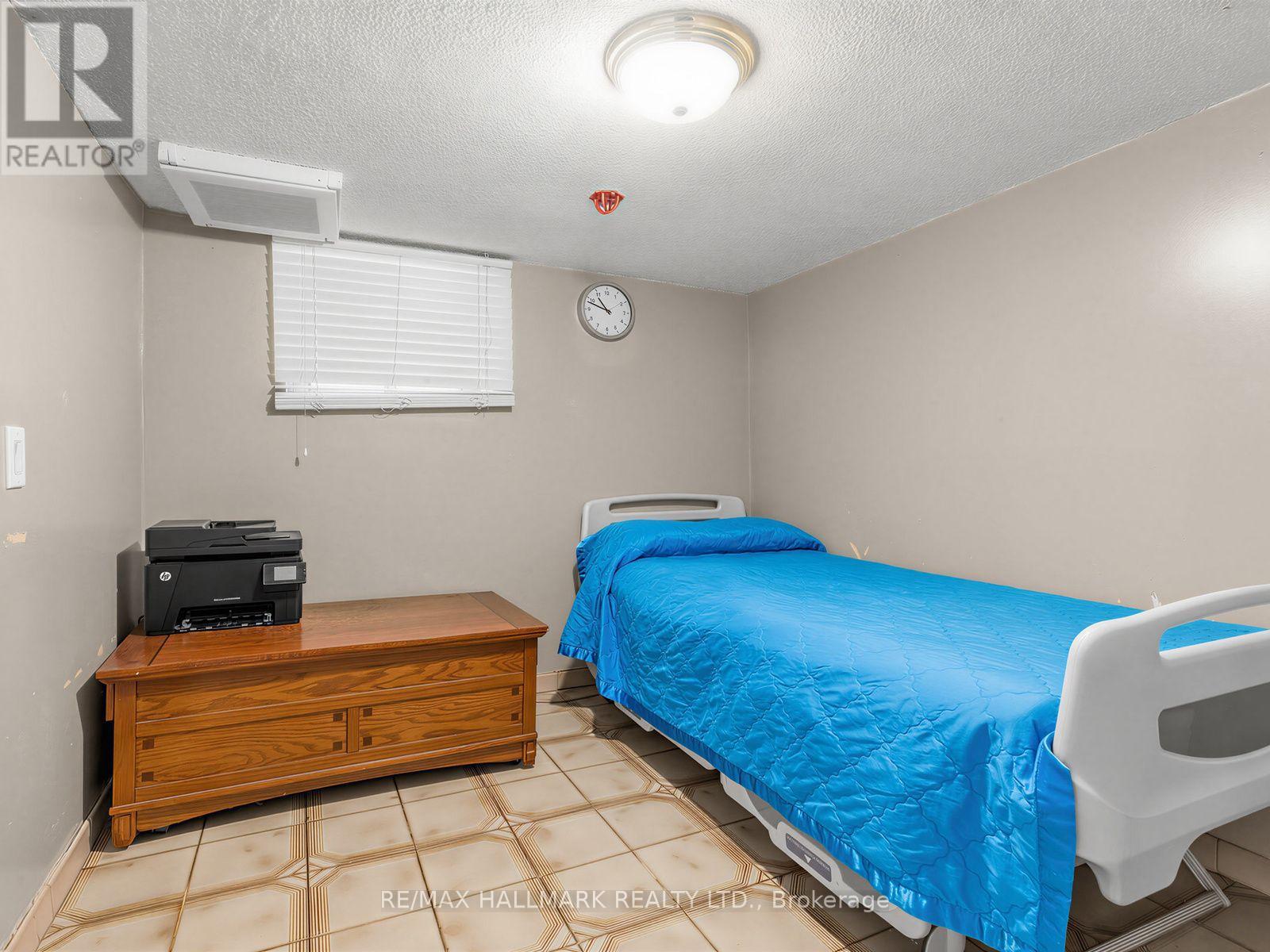 297 Strathmore Boulevard, Toronto, Ontario  M4J 1P9 - Photo 34 - E13691926