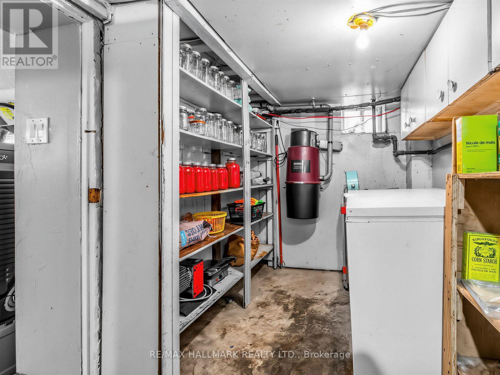 297 Strathmore Boulevard, Toronto, Ontario  M4J 1P9 - Photo 35 - E13691926