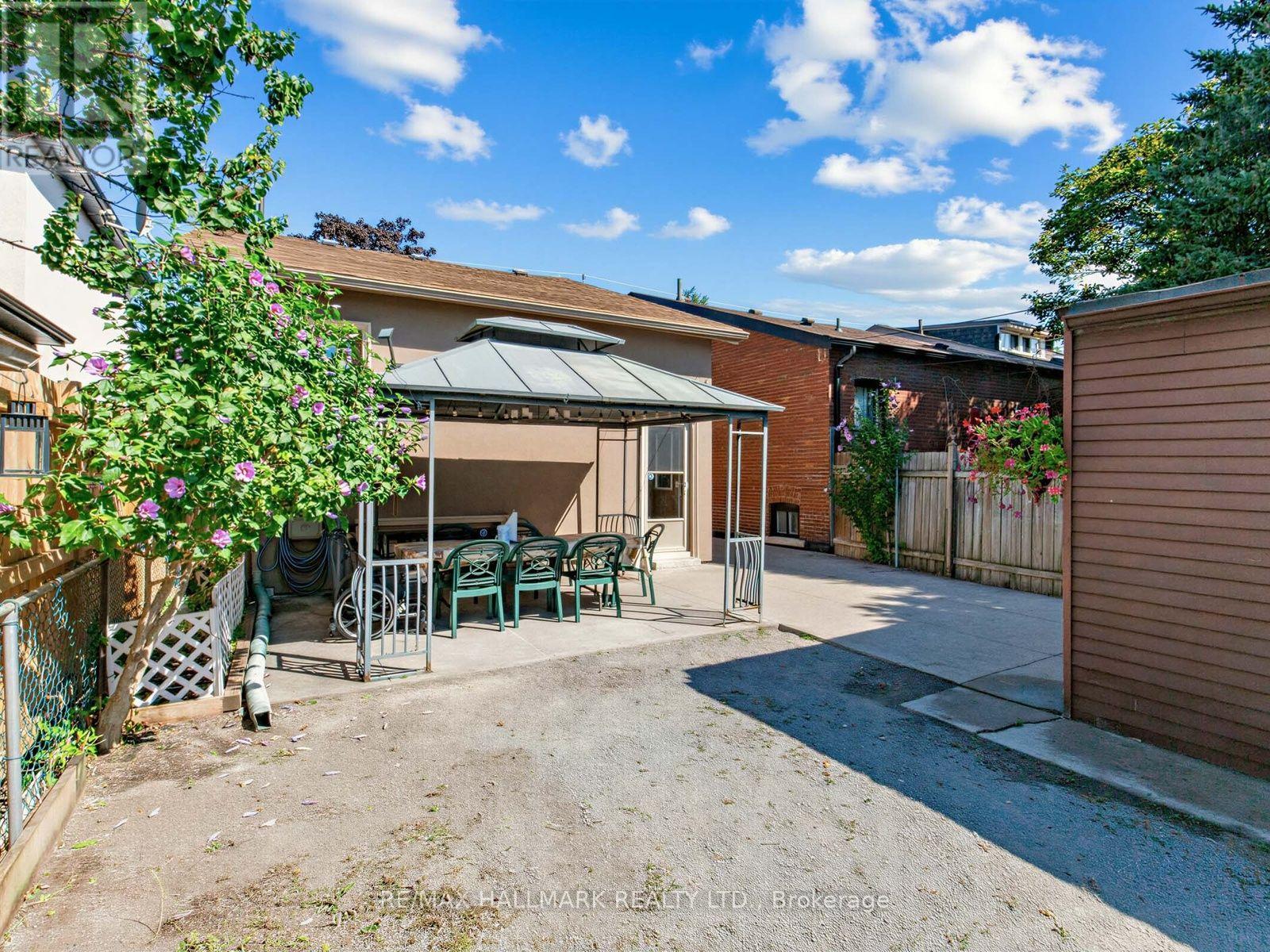 297 Strathmore Boulevard, Toronto, Ontario  M4J 1P9 - Photo 37 - E13691926