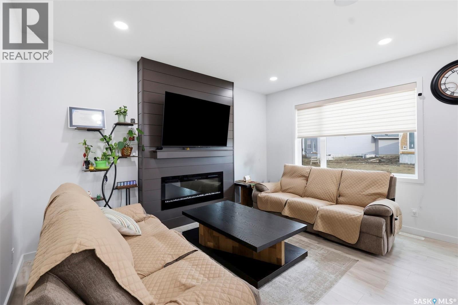 231 Katz Court, Saskatoon, Saskatchewan  S7H 4R1 - Photo 4 - SK046290