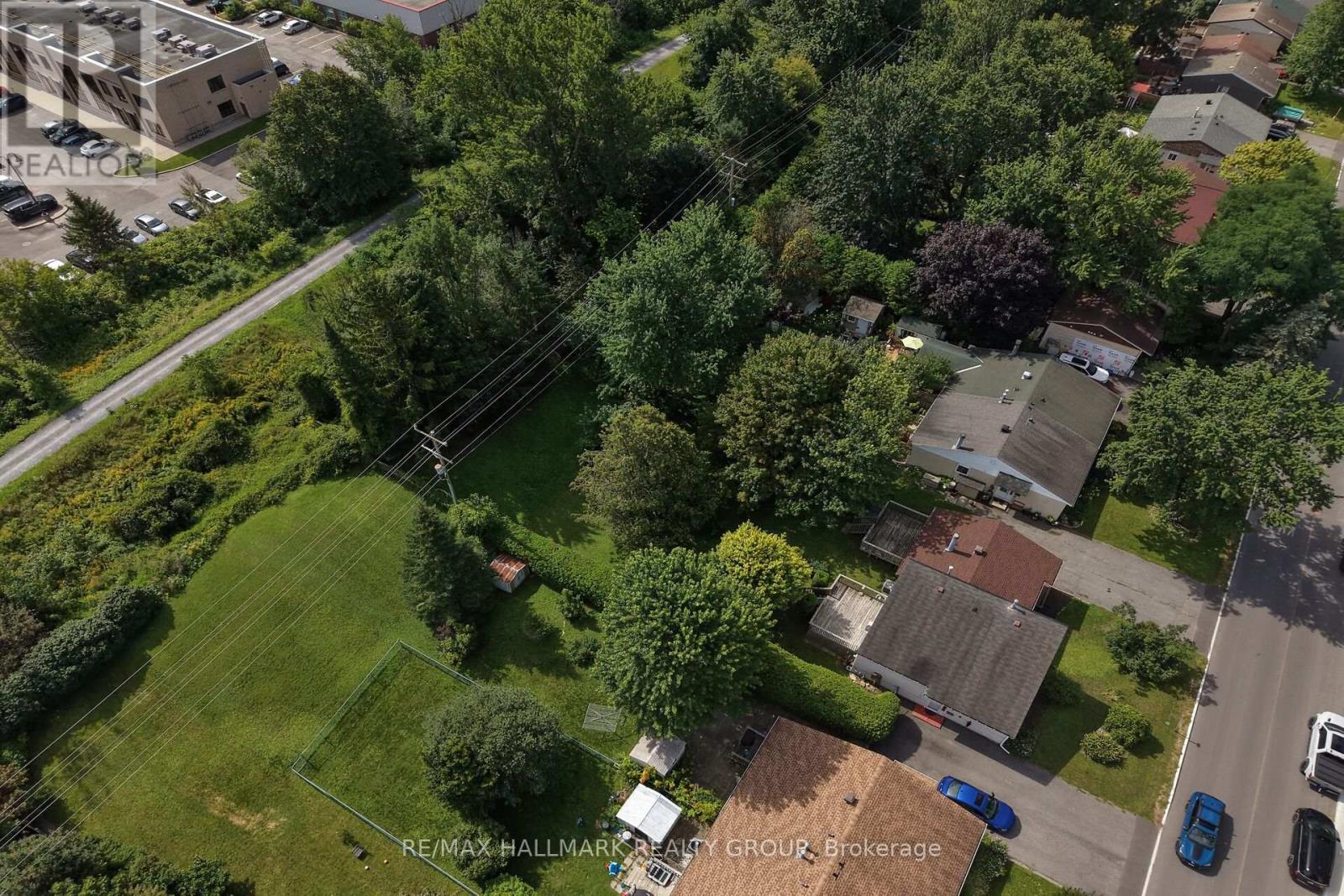 140 Rothesay Drive, Ottawa, Ontario  K2L 1P1 - Photo 3 - X13703416