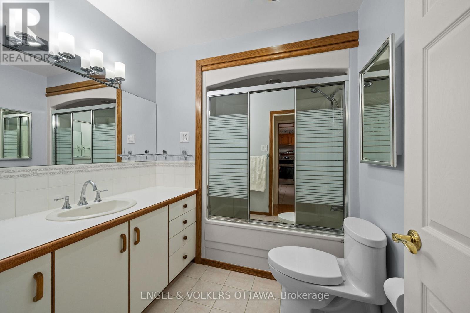 5046 Mowatview Court, Ottawa, Ontario  K4M 1B2 - Photo 18 - X13703448