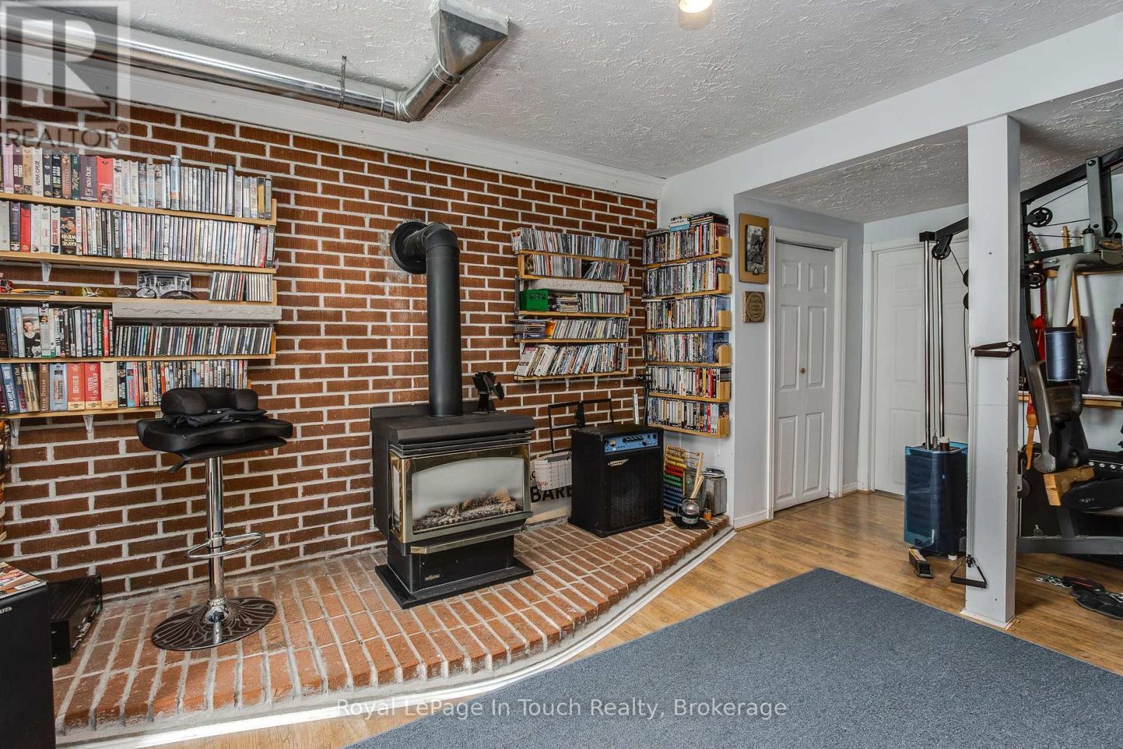 33 Grandview Road, Tay, Ontario  L0K 1R0 - Photo 10 - S13703464
