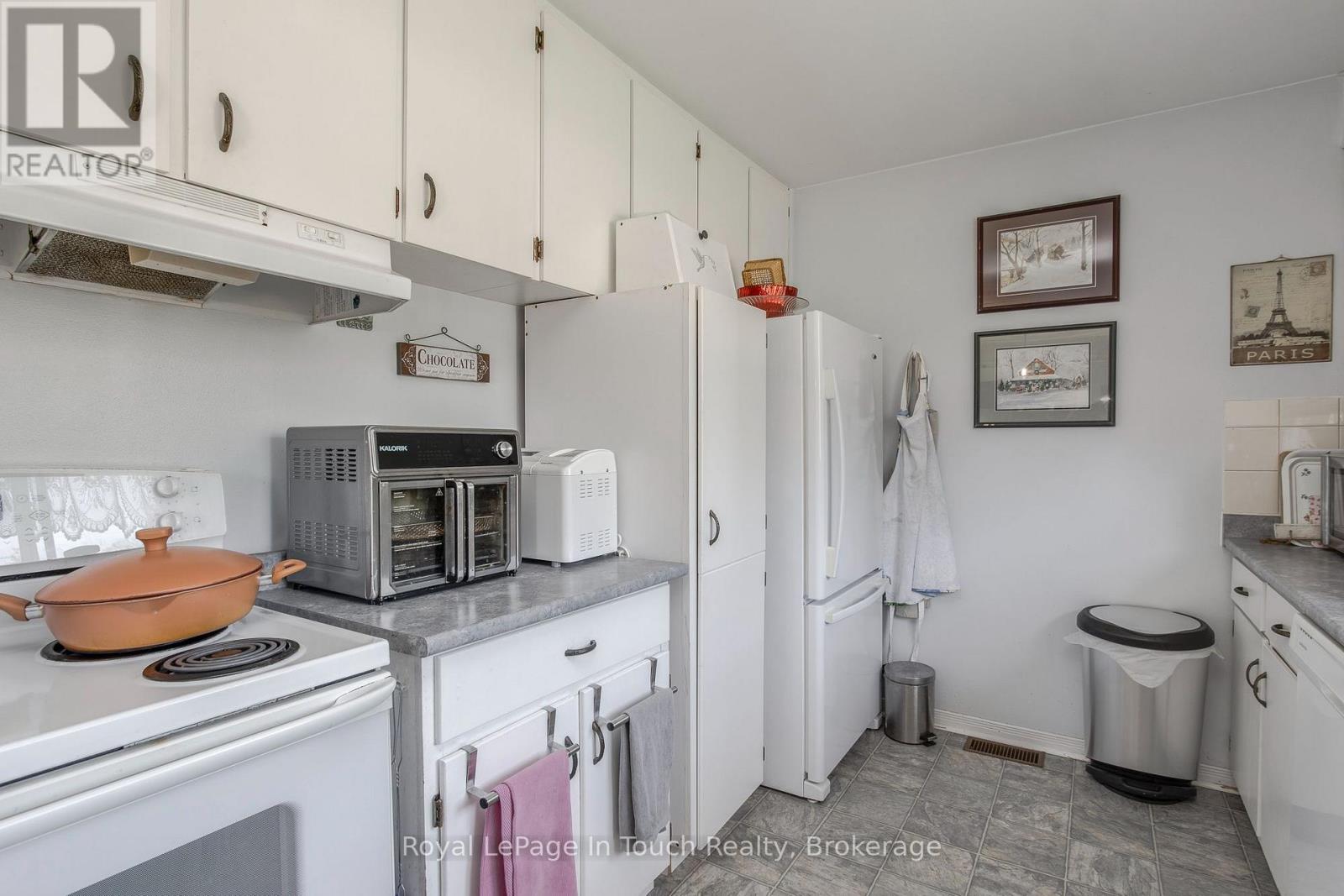 33 Grandview Road, Tay, Ontario  L0K 1R0 - Photo 21 - S13703464
