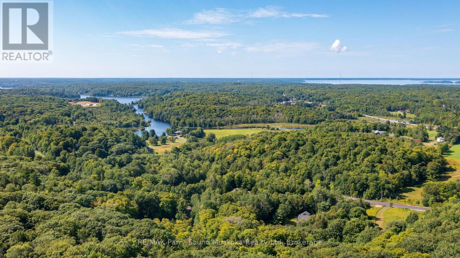 4 Mountain Basin Drive, Mcdougall, Ontario  P2A 2W9 - Photo 6 - X13703398