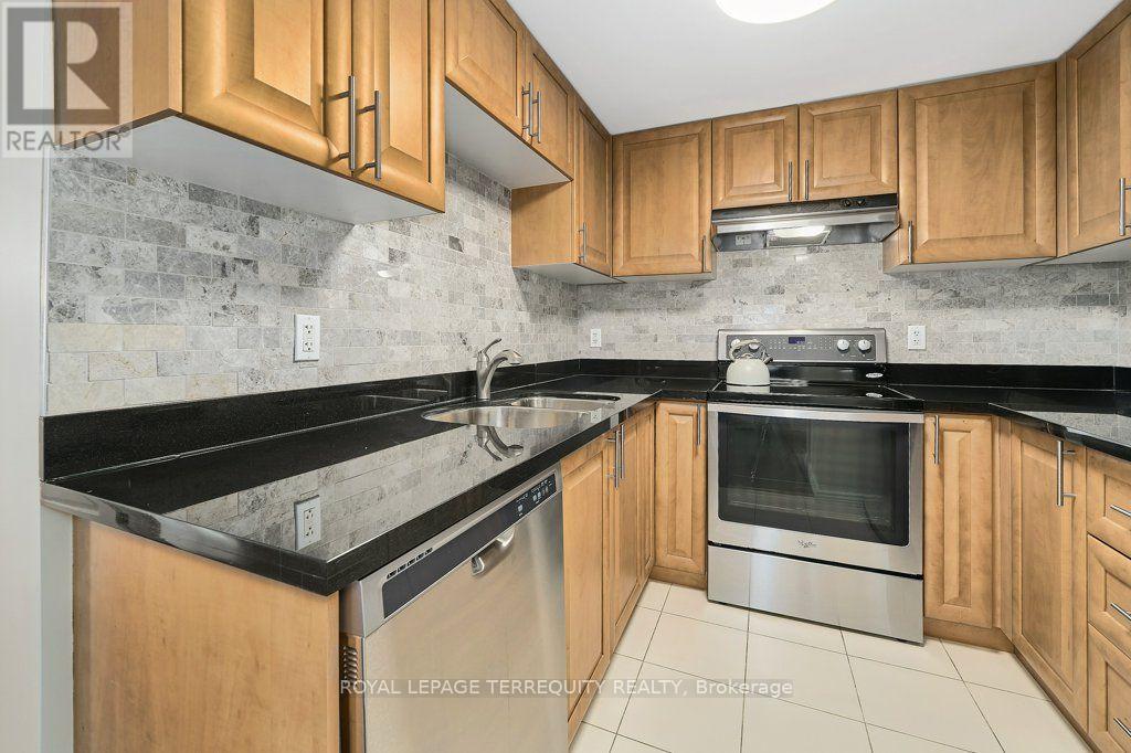 903 - 263 Wellington Street W, Toronto, Ontario  M5V 3E6 - Photo 11 - C13703428